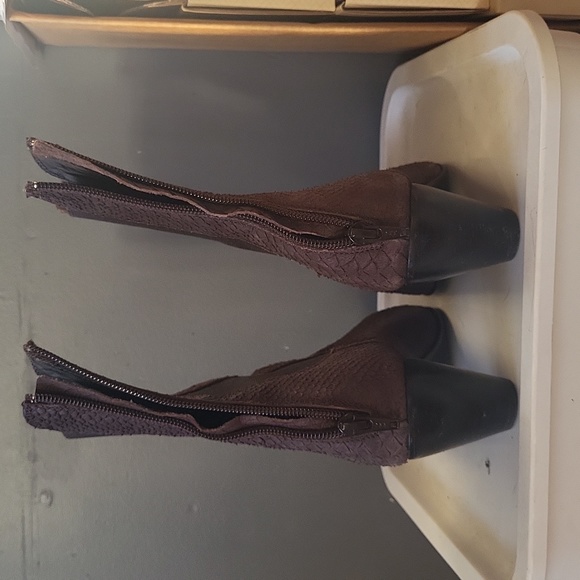 AGL Attilio Giusti Leombruni Women's Brown Textured Leather Boot SZ 37 / US 6.5 - Picture 3 of 7